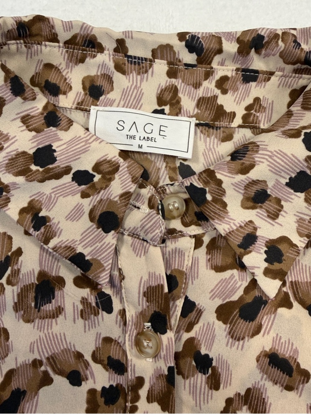 Sage Leopard Print Cropped Blouse Button Up Womens Trendy Animal Print - Picture 3 of 4
